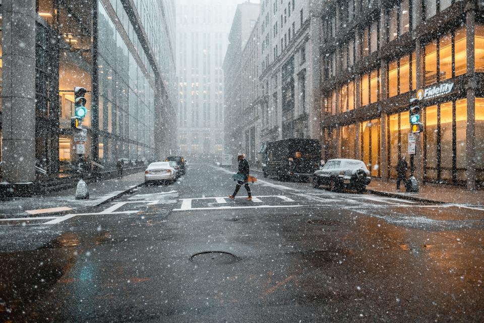 城市街头雪景摄影 - 冬季都市风光高清壁纸 无版权可商用图片素材 免费下载！-优享侠