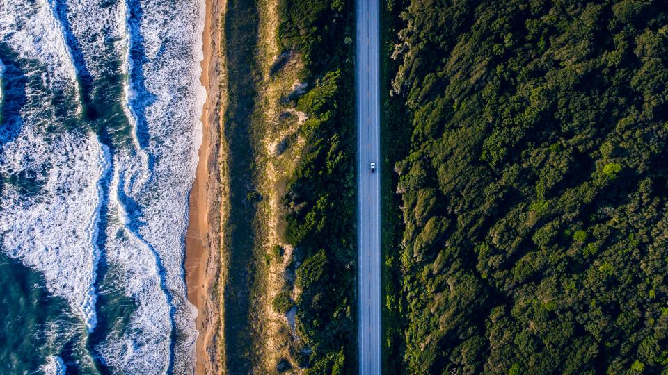 沿海公路鸟瞰图 无版权可商用图片素材 免费下载！-优享侠