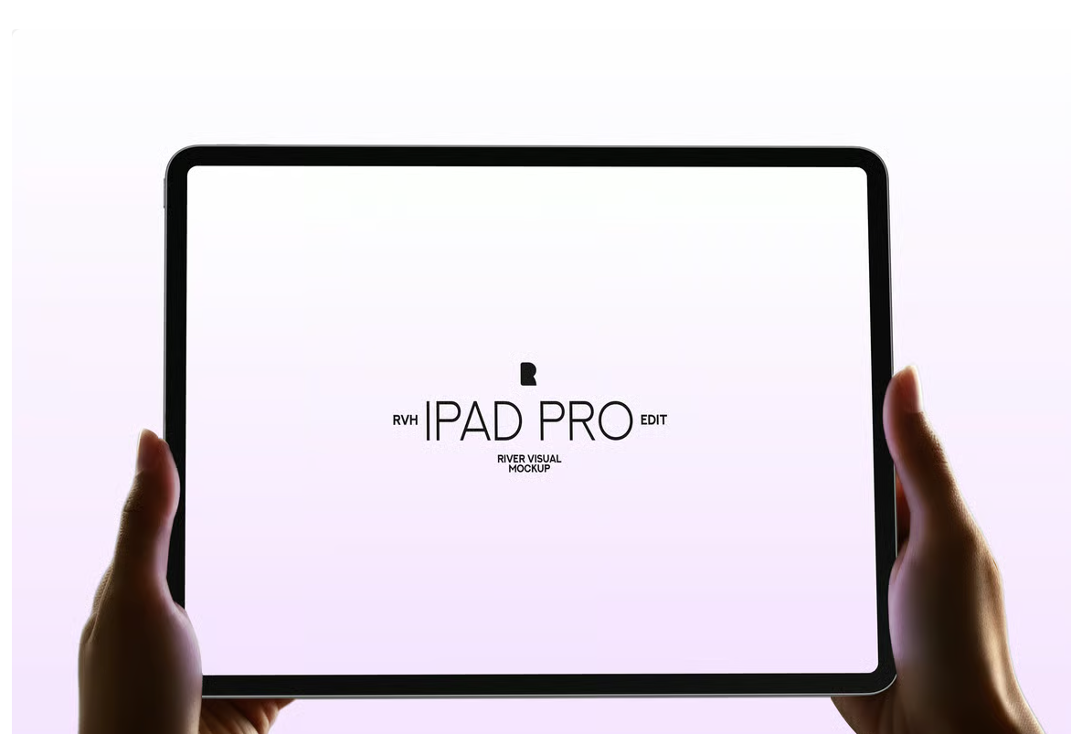 双手拿着iPad Pro（PSD样机模板）可商用电子数码样机免费下载！-优享侠